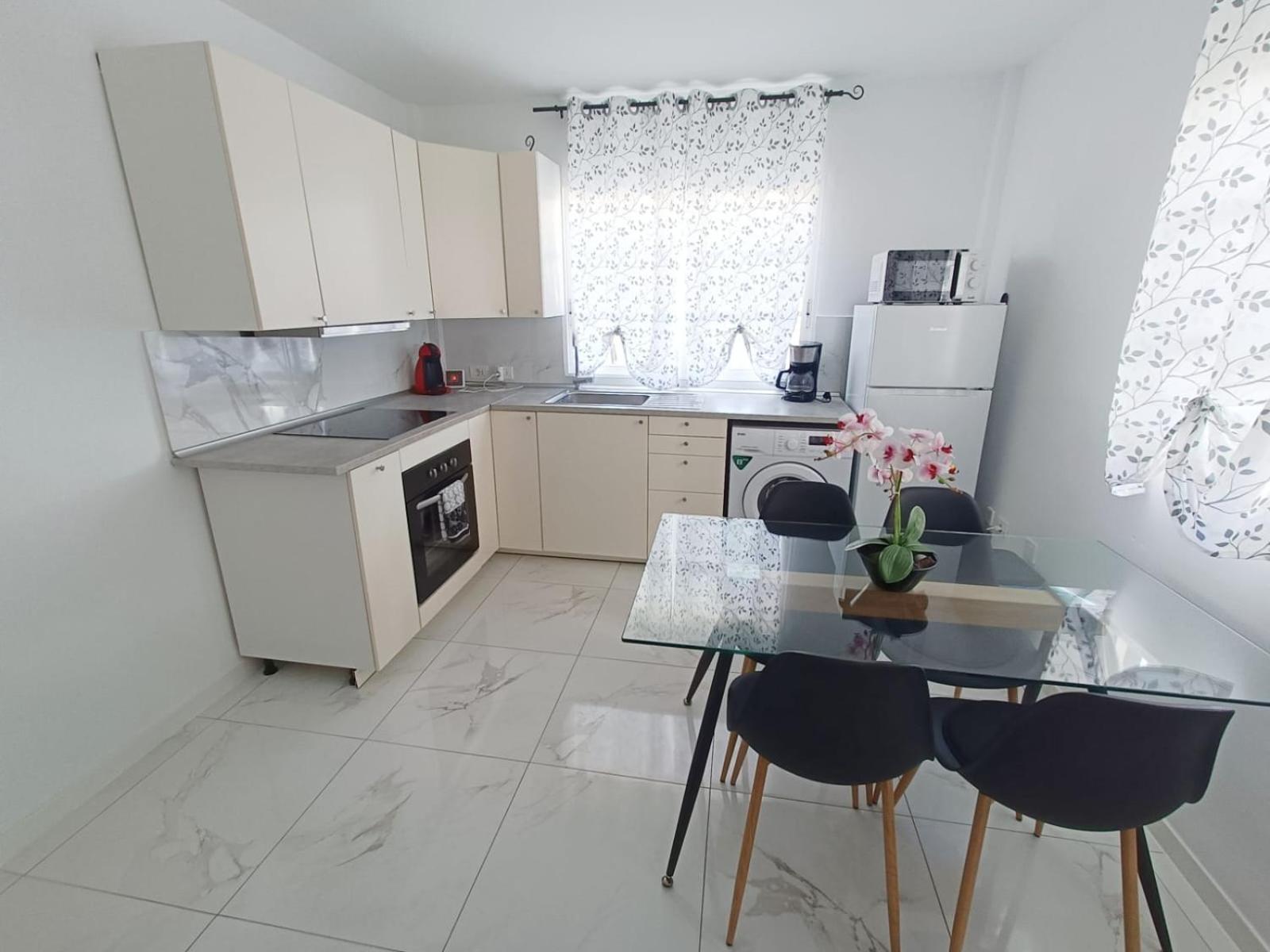 Beautiful Apartment With Pool And Wifi กอสตา เดล ซิเลนซิโอ ภายนอก รูปภาพ