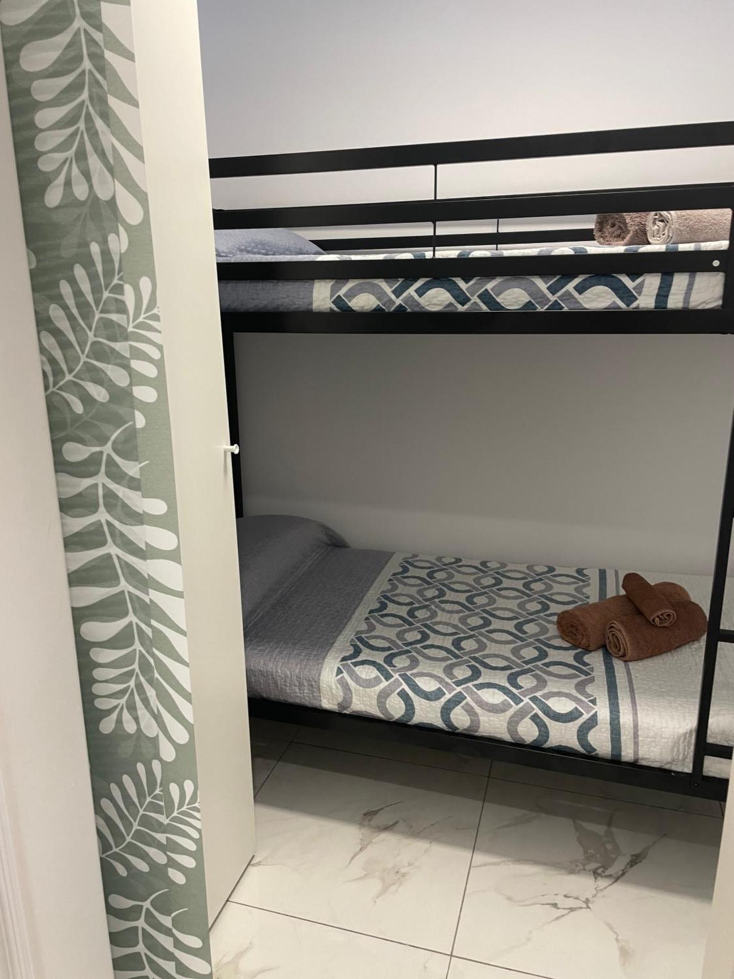 Beautiful Apartment With Pool And Wifi กอสตา เดล ซิเลนซิโอ ภายนอก รูปภาพ